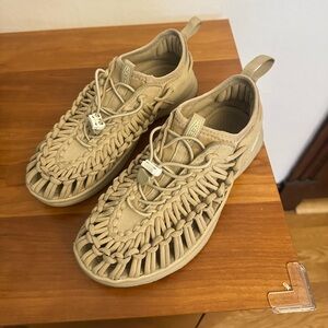 Keen Uneek Woven Sneaker Sandals 6W